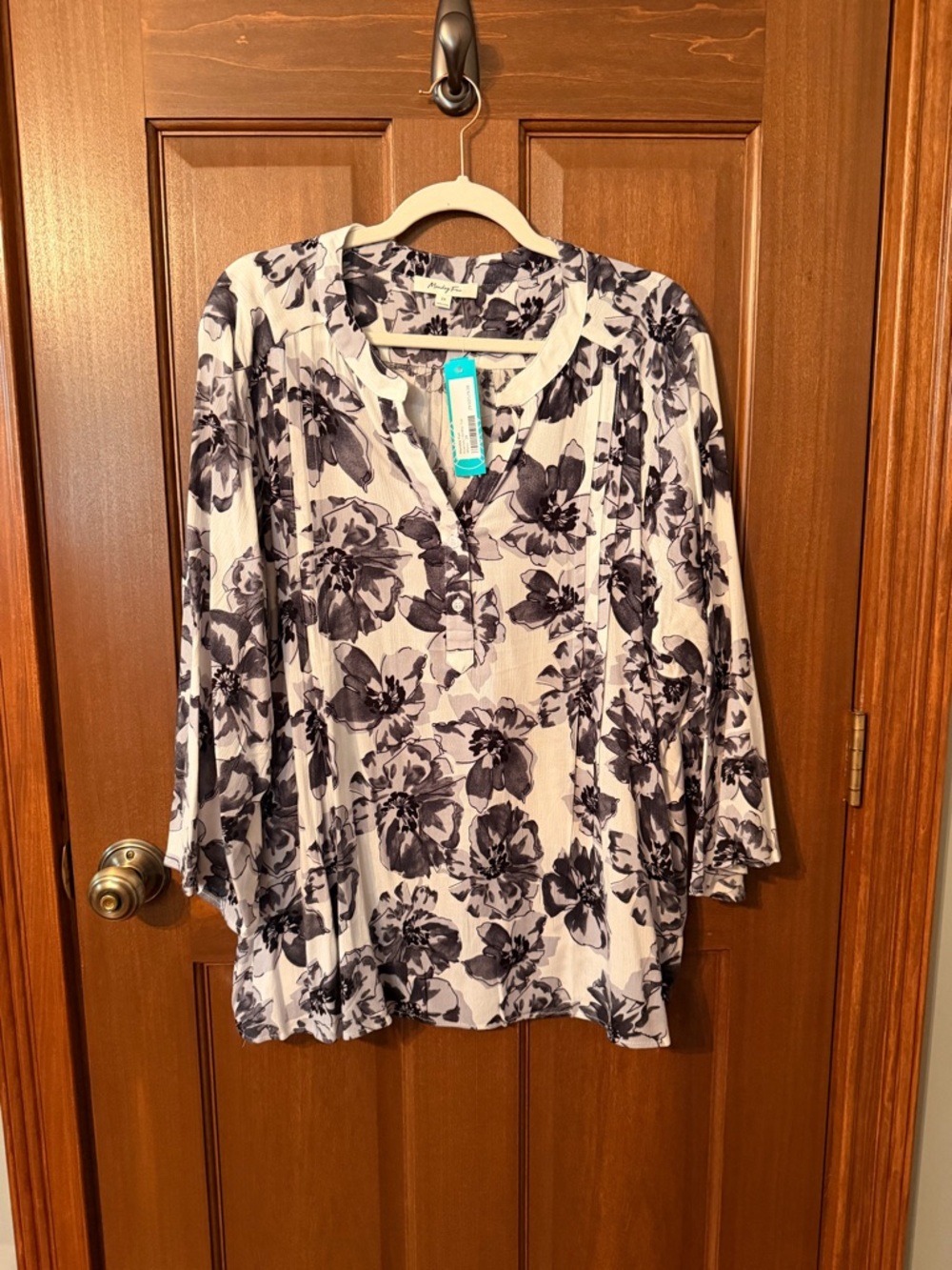 Floral Split-Neck Tunic in Cream and Black